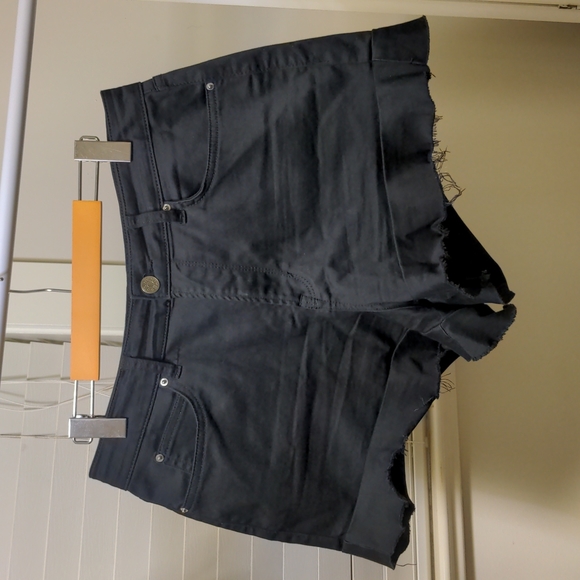 BDG - Urban Outfitters High Waisted Black Short - Size 31 - Picture 1 of 10